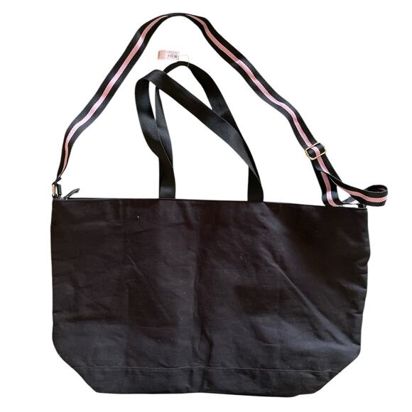 Victoria's Secret Love Weekender Tote Bag New with Tag - Picture 3 of 8